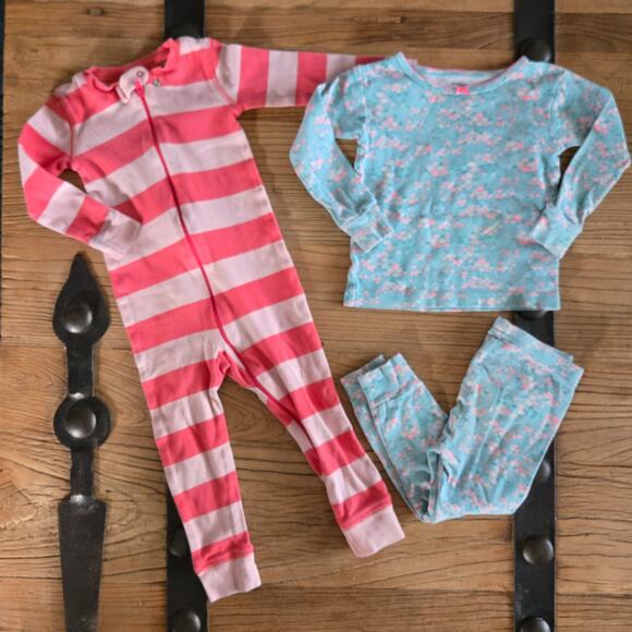 Toddler Girl Pajama bundle sz 24M - Picture 1 of 3